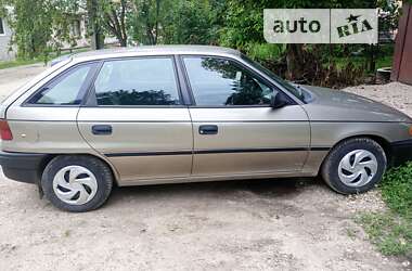 Хэтчбек Opel Astra 1996 в Подволочиске