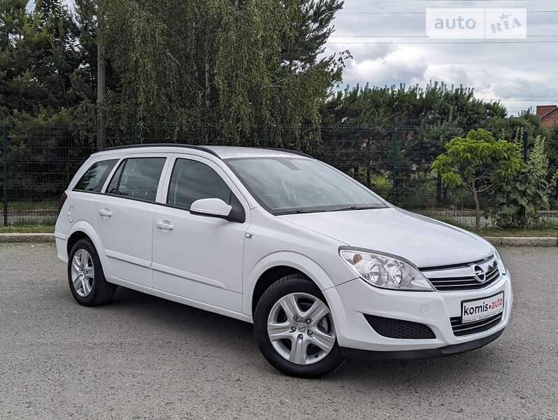 Универсал Opel Astra 2009 в Хмельницком