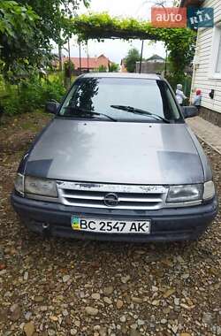 Седан Opel Astra 1992 в Стрые