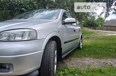 Седан Opel Astra 2002 в Рокитному