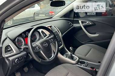 Универсал Opel Astra 2011 в Полтаве