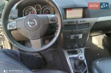 Универсал Opel Astra 2006 в Ровно