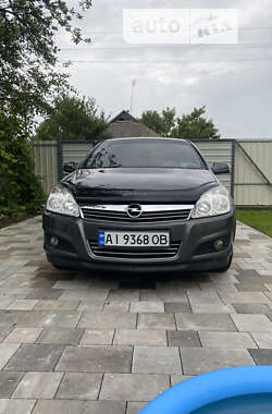 Седан Opel Astra 2012 в Білій Церкві