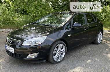 Хэтчбек Opel Astra 2010 в Радивилове