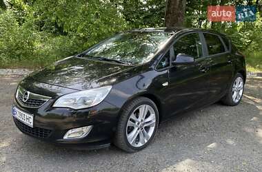 Хетчбек Opel Astra 2010 в Радивиліві