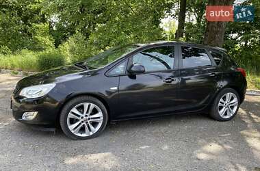 Хетчбек Opel Astra 2010 в Радивиліві