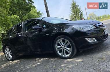 Хетчбек Opel Astra 2010 в Радивиліві