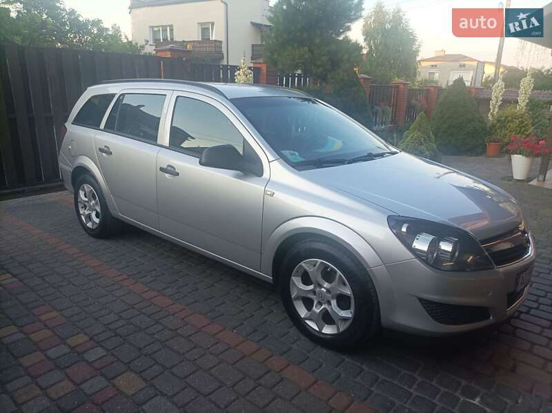 Opel Astra 2010
