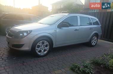 Універсал Opel Astra 2010 в Лукові