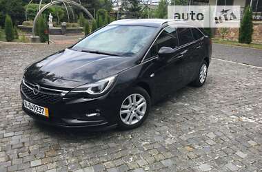 Універсал Opel Astra 2017 в Золочеві