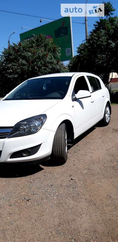 Opel Astra 2013
