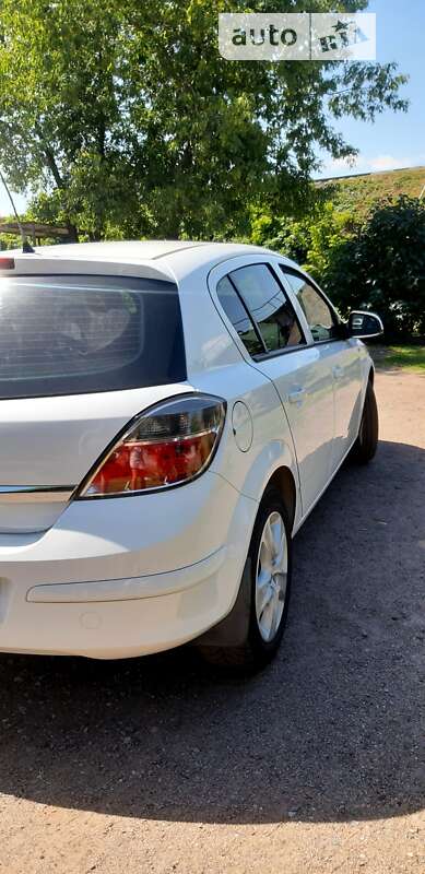 Хетчбек Opel Astra 2013 в Черкасах