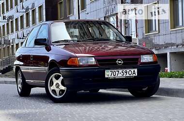 Седан Opel Astra 1993 в Одессе