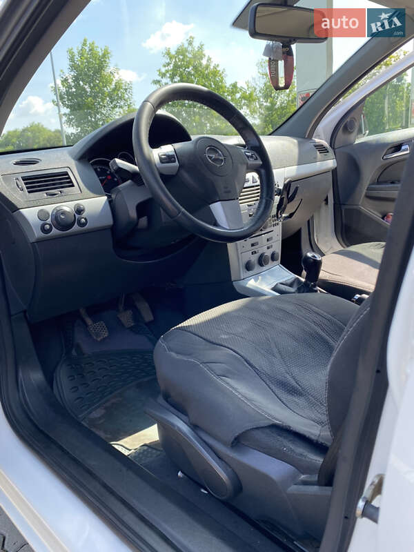 Универсал Opel Astra 2009 в Стрые