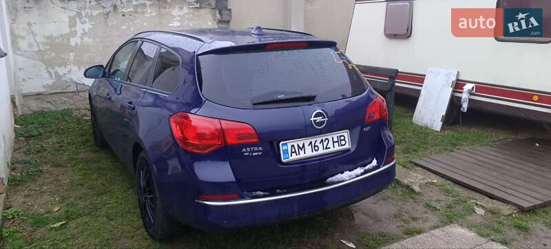 Универсал Opel Astra 2015 в Житомире