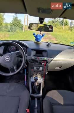Универсал Opel Astra 2005 в 