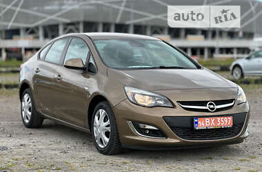 Седан Opel Astra 2013 в Львові