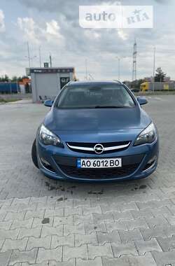 Универсал Opel Astra 2013 в Мукачево