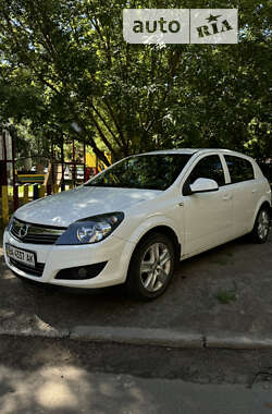 Хэтчбек Opel Astra 2012 в Кропивницком