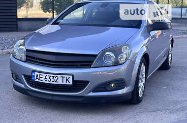 Купе Opel Astra 2005 в Дніпрі