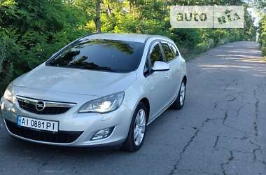 Універсал Opel Astra 2011 в Василькові