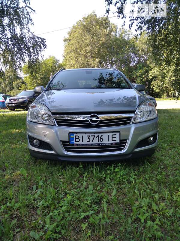 Універсал Opel Astra 2008 в Лубнах