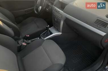 Универсал Opel Astra 2009 в Ахтырке