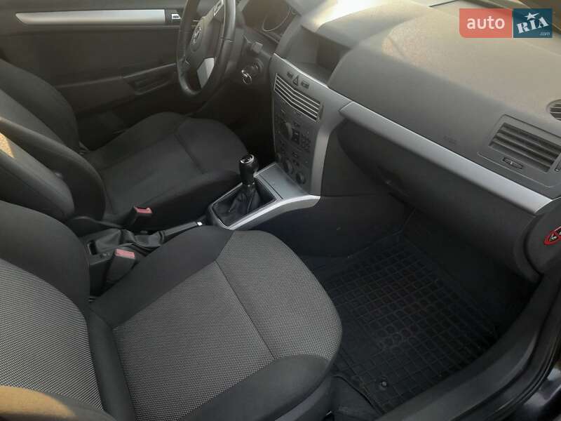 Универсал Opel Astra 2009 в Ахтырке