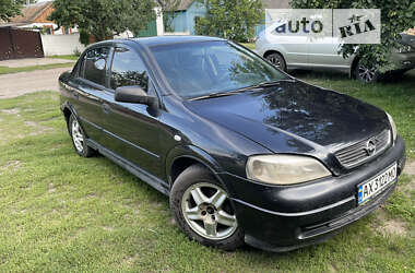 Седан Opel Astra 2006 в Зміїві