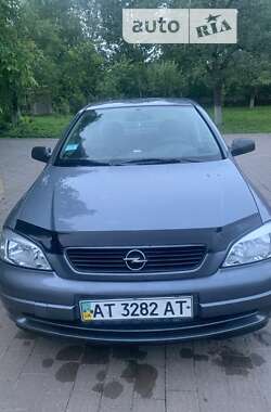 Седан Opel Astra 2008 в Надвірній