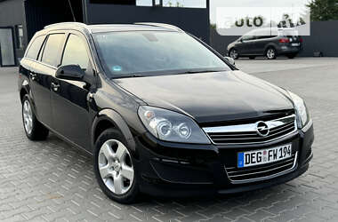 Универсал Opel Astra 2010 в Умани