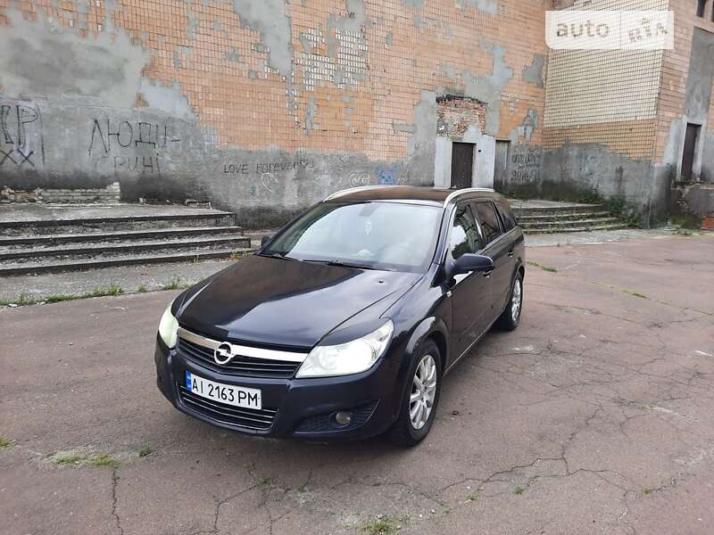 Универсал Opel Astra 2008 в Обухове