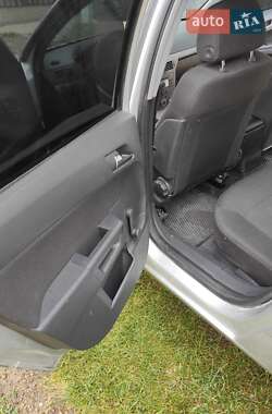 Универсал Opel Astra 2004 в Черновцах