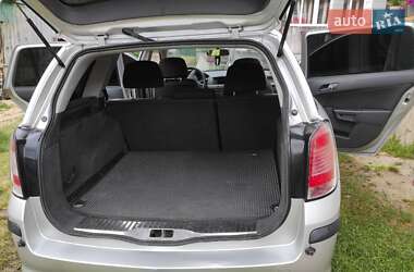 Универсал Opel Astra 2004 в Черновцах