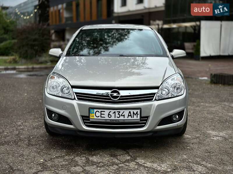 Седан Opel Astra 2008 в Черновцах