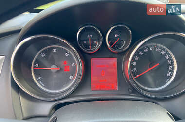 Универсал Opel Astra 2012 в 