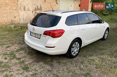 Универсал Opel Astra 2012 в 