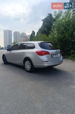 Універсал Opel Astra 2013 в 