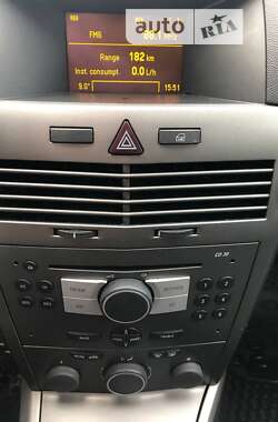 Хетчбек Opel Astra 2004 в 