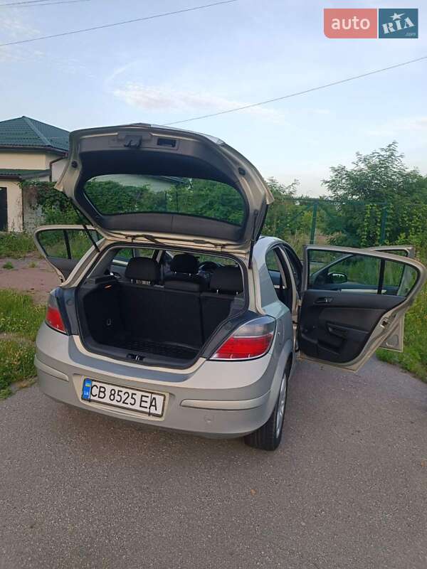 Хэтчбек Opel Astra 2007 в Чернигове