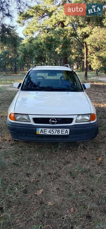 Універсал Opel Astra 1994 в Дніпрі