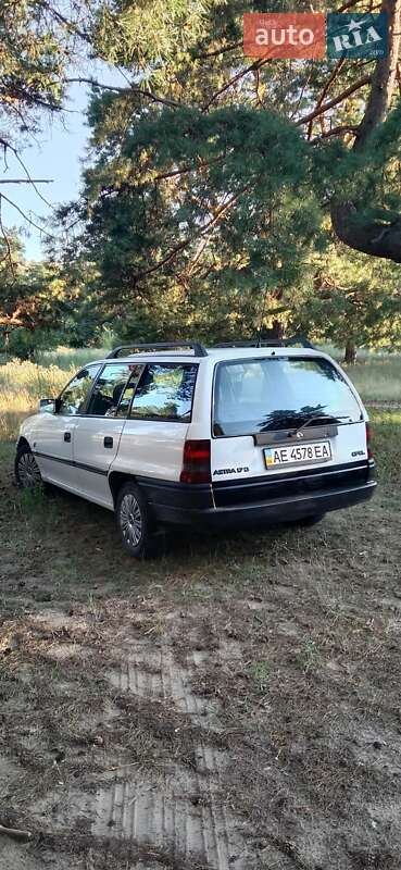 Універсал Opel Astra 1994 в Дніпрі