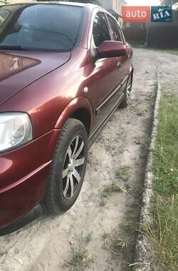 Седан Opel Astra 2000 в Сваляве