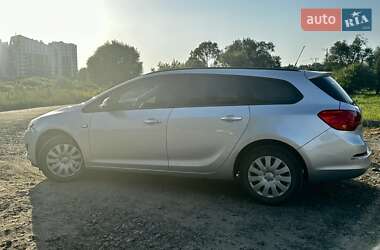 Универсал Opel Astra 2013 в Ирпене