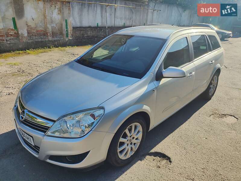 Универсал Opel Astra 2007 в Ровно