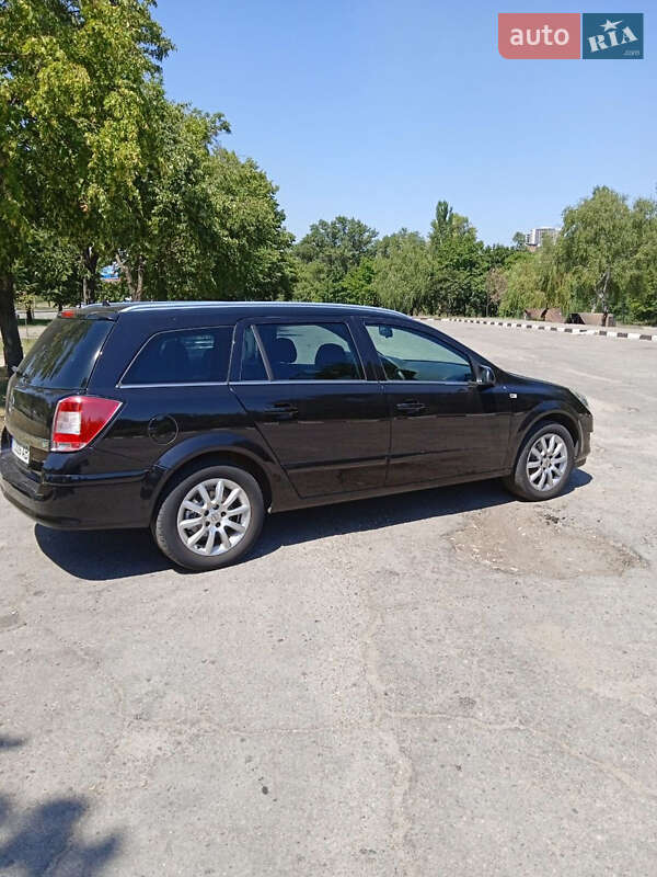 Універсал Opel Astra 2008 в Запоріжжі