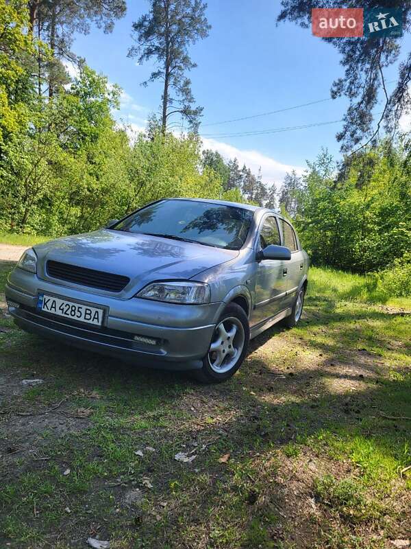 Хэтчбек Opel Astra 2003 в Киеве