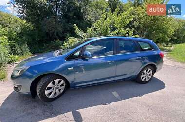 Универсал Opel Astra 2013 в 