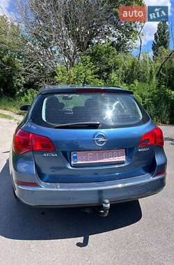 Универсал Opel Astra 2013 в 