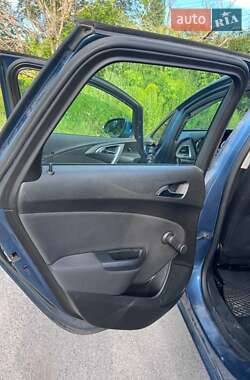 Универсал Opel Astra 2013 в 